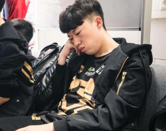 电竞世界杯揭幕英雄联盟全球对决盛宴